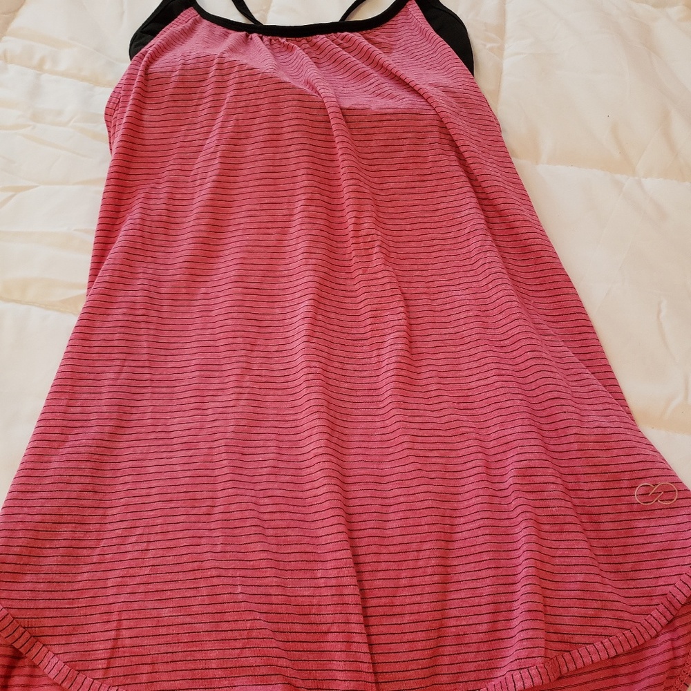 calia carrie Underwood tank w bra xs